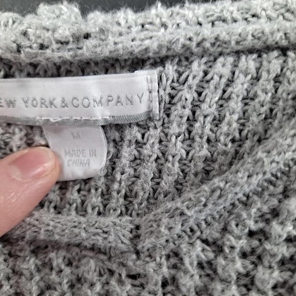 NEW York & Company Hooded‎ 3/4 Sleeve Gray and White Sweater - Picture 3 of 5